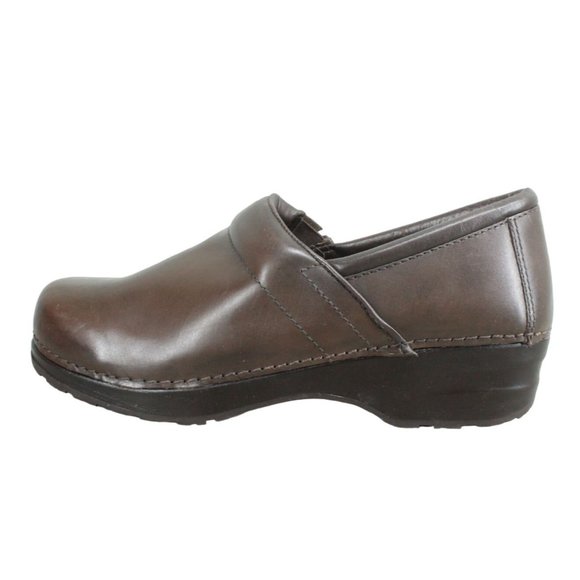 LL Bean Classic Brown Leather Casual Work Nursing Clogs Size 8.5 M - Picture 1 of 9
